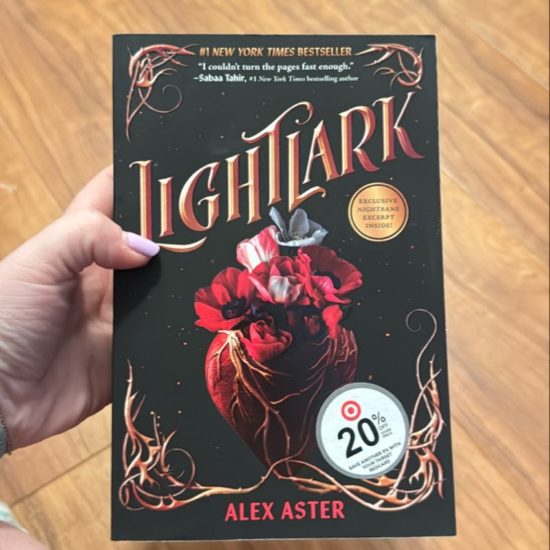 Lightlark (the Lightlark Saga Book 1)