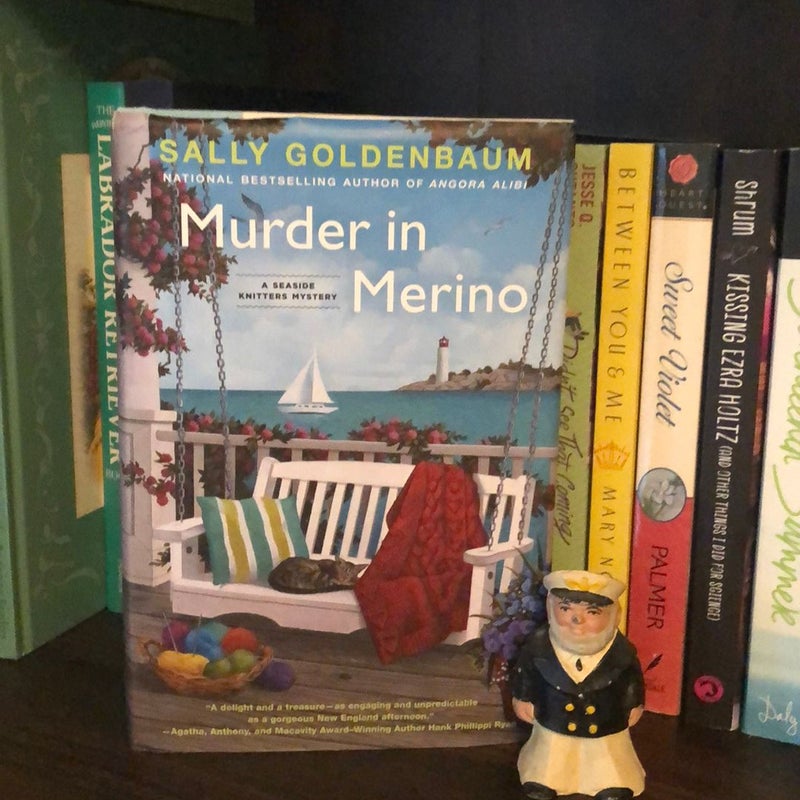 Murder in Merino (Seaside Mystery Series)