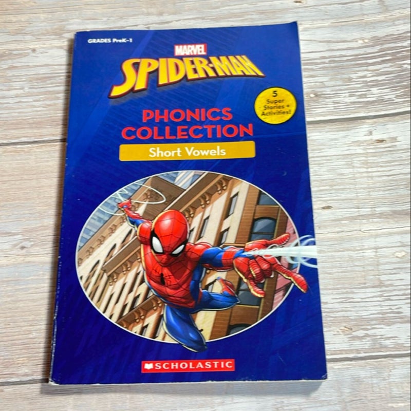 Spider-Man Amazing Phonics Collection: Short Vowels (Disney Learning Bind-Up)