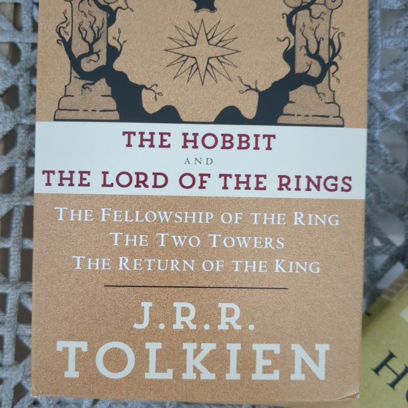 J. R. R. Tolkien 4-Book Boxed Set: the Hobbit and the Lord of the Rings