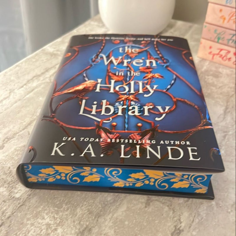 The Wren in the Holly Library (Deluxe Limited Edition)