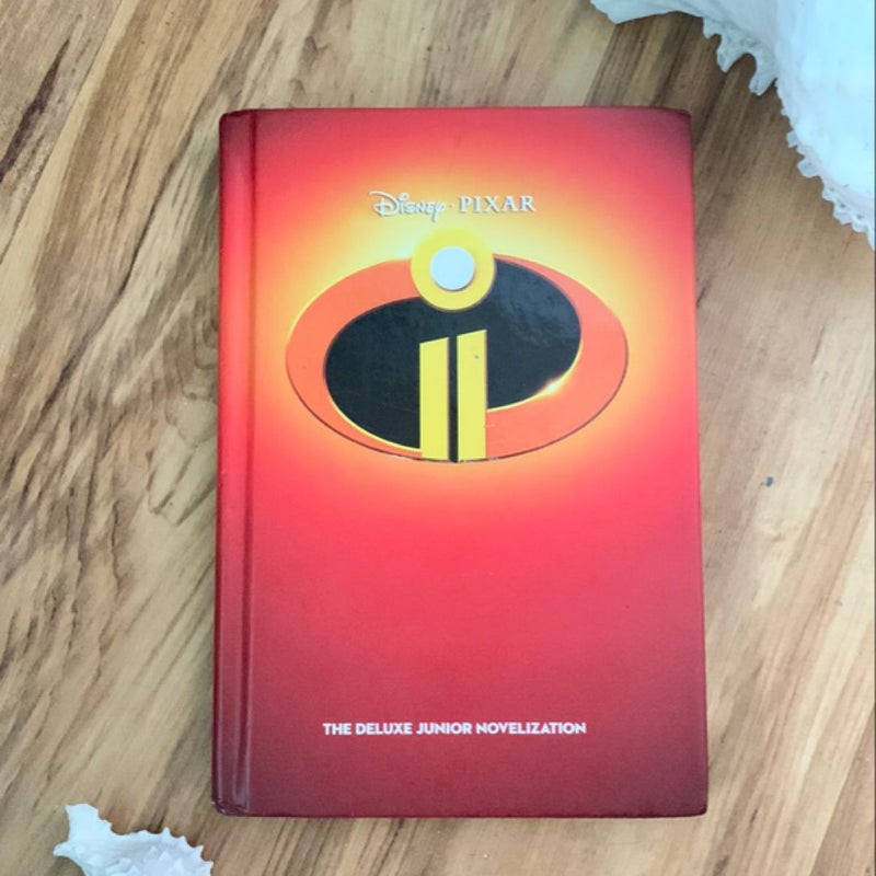 Incredibles 2: the Deluxe Junior Novelization (Disney/Pixar the Incredibles 2)