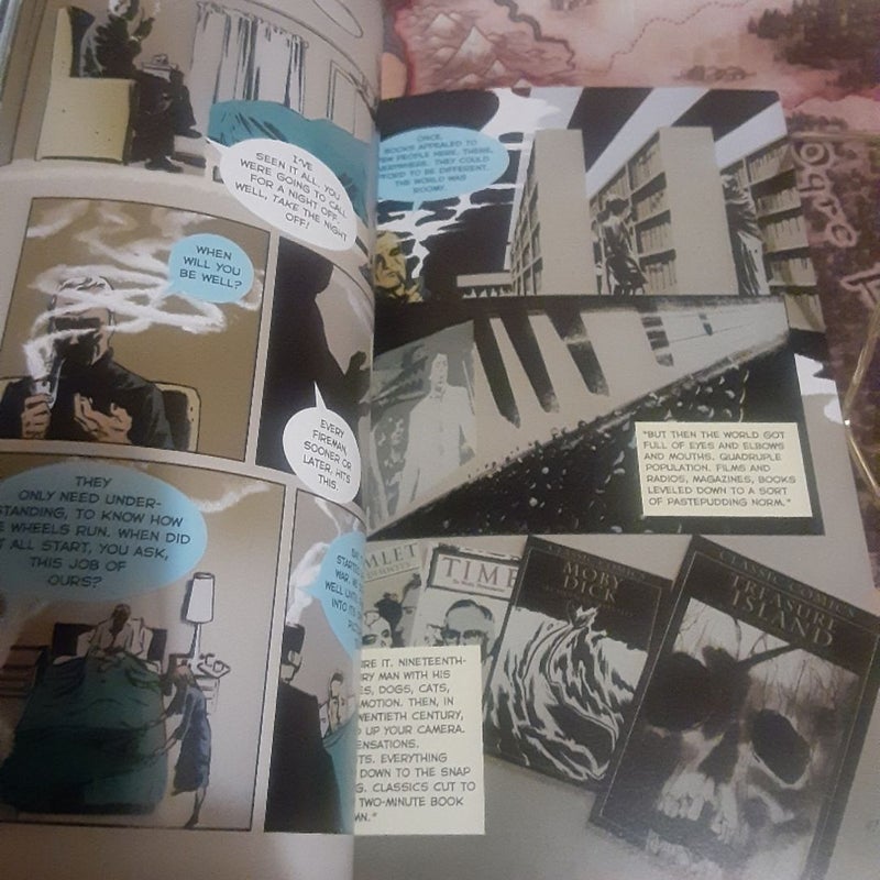 Fahrenheit 451 the Graphic Novel by Ray Bradbury 