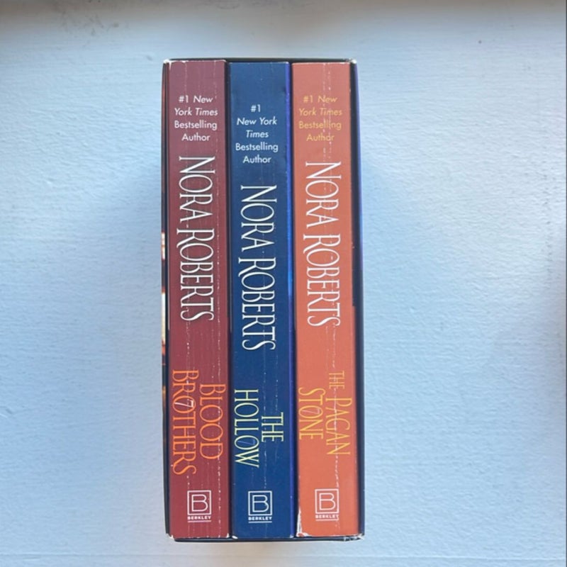 Nora Roberts Sign of Seven Trilogy Box Set