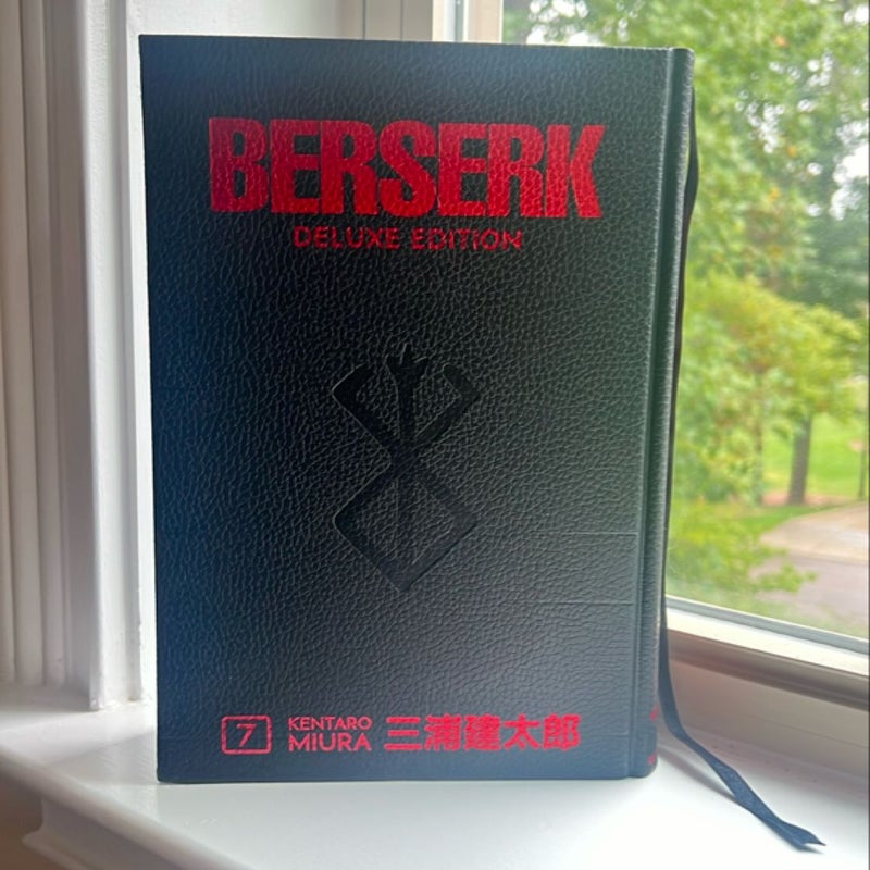 Berserk Deluxe Volume 7