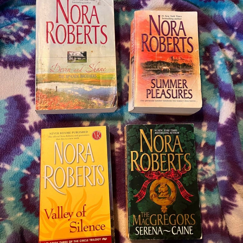 15 Book Bundle - Nora Roberts