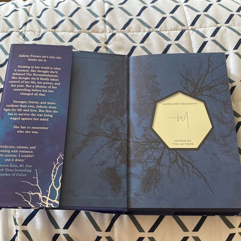 Defy Me (fairyloot) SIGNED 