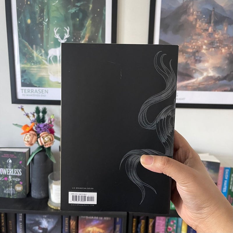 A Court of Silver Flames (Barnes & Noble Exclusive Edition)