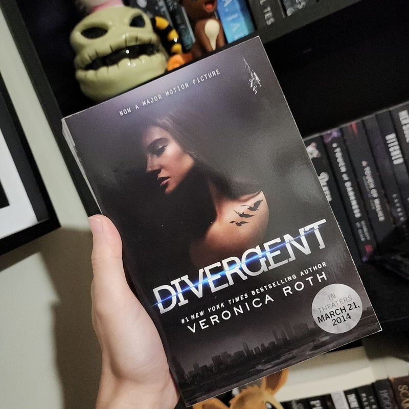 Divergent Movie Tie-In Edition