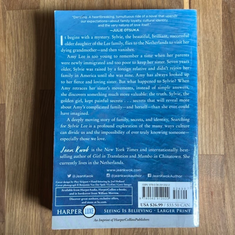 Searching for Sylvie Lee (LARGE PRINT)