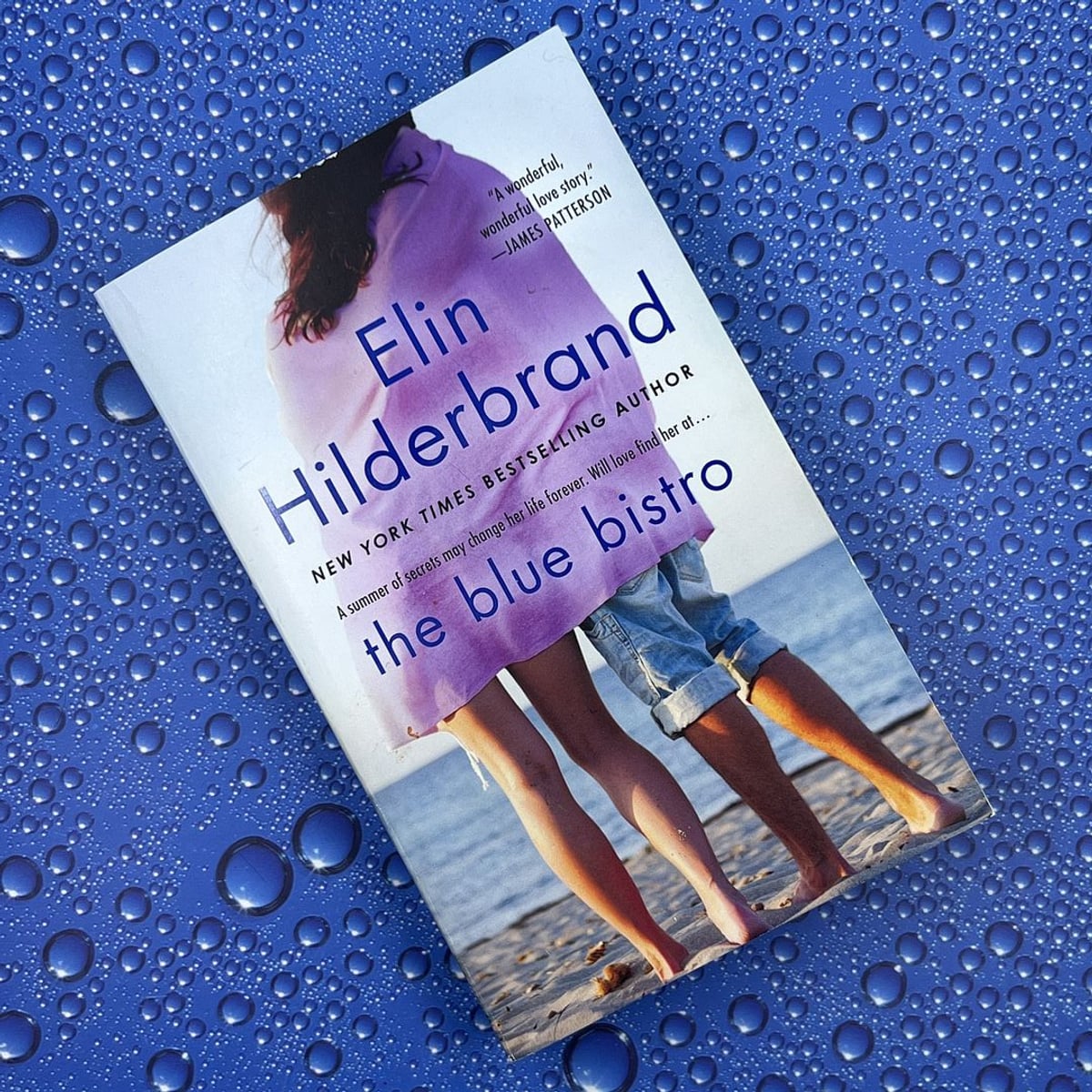 The Blue Bistro by Elin Hilderbrand, Paperback Pangobooks
