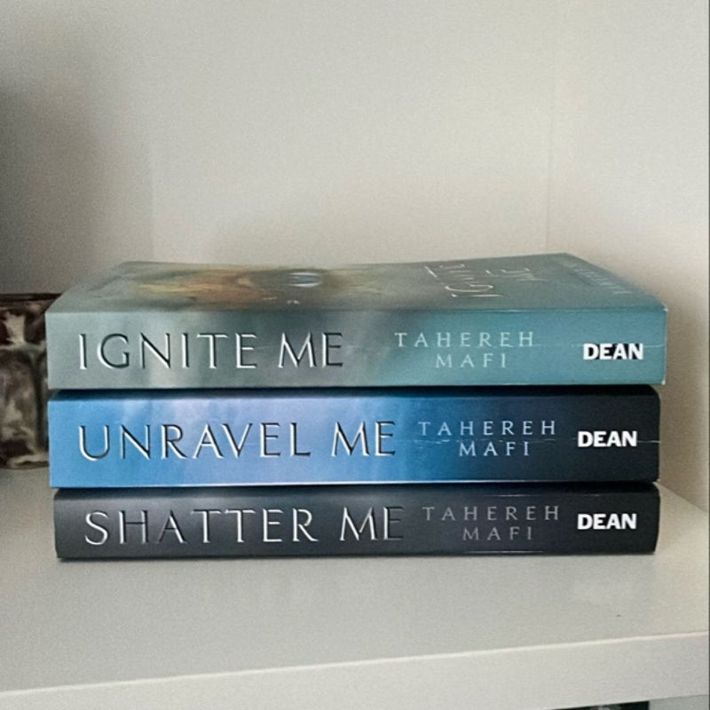 Shatter Me bundle: original trilogy