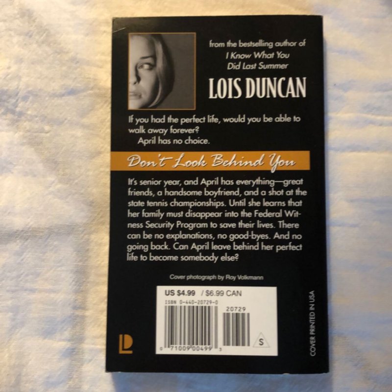 Don't Look Behind You by , Paperback Pangobooks