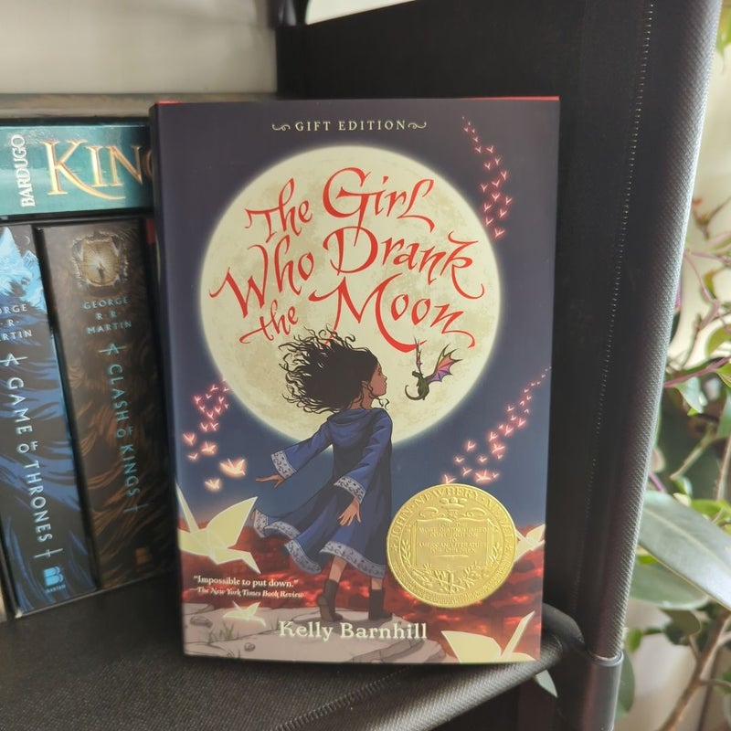 The Girl Who Drank the Moon (Winner of the 2017 Newbery Medal) - Gift Edition