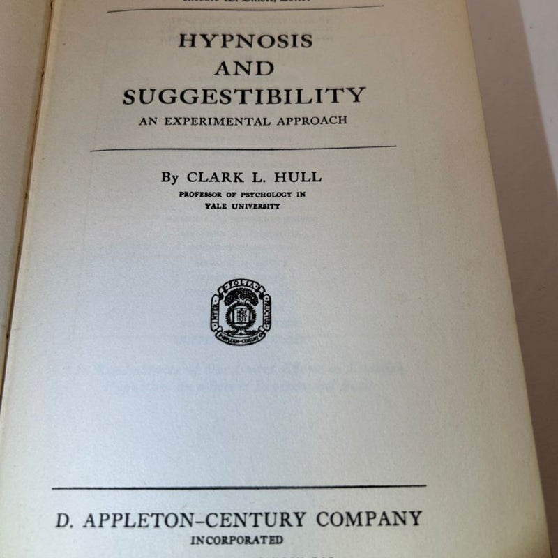 Hypnosis and Suggestibility : An Experimental Approach 