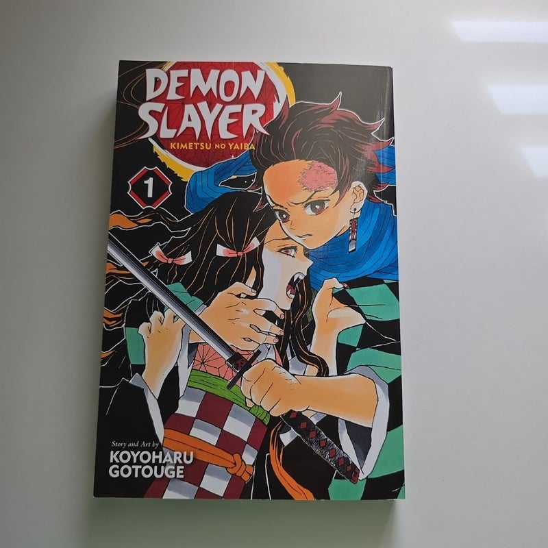 Demon Slayer: Kimetsu No Yaiba, Vol. 1-6 bundle 