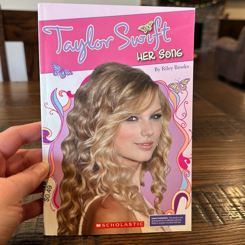 Taylor Swift by Riley Brooks, Paperback Pangobooks
