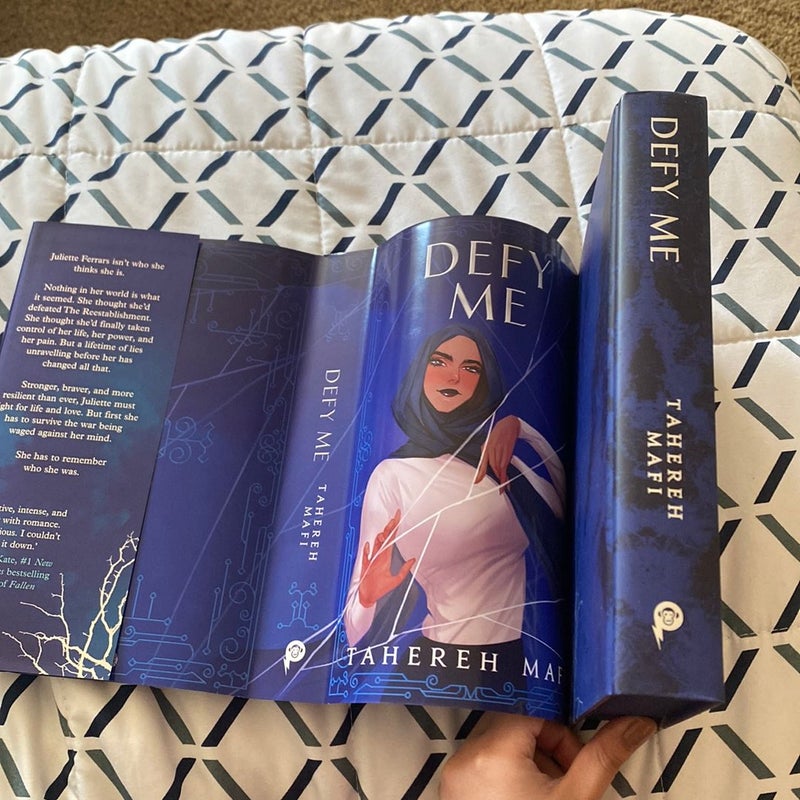Defy Me (fairyloot) SIGNED 