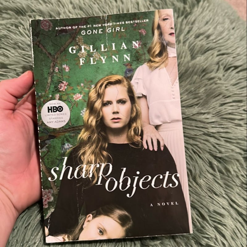 Sharp Objects (Movie Tie-In)