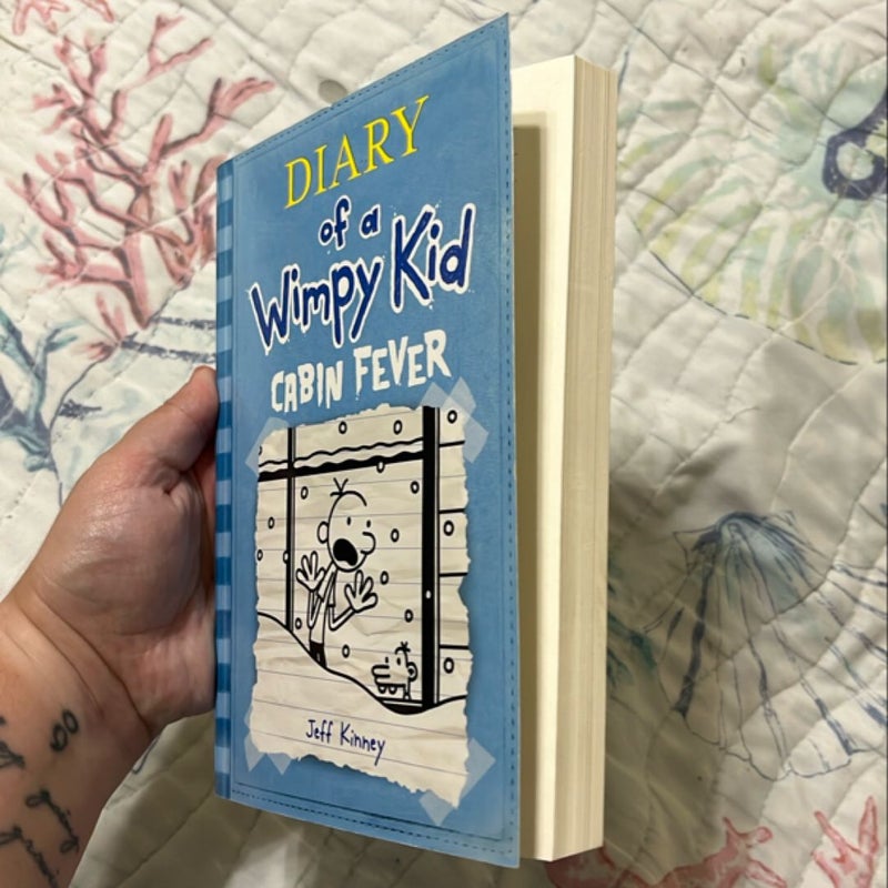 Cabin Fever (Diary of a Wimpy Kid #6)