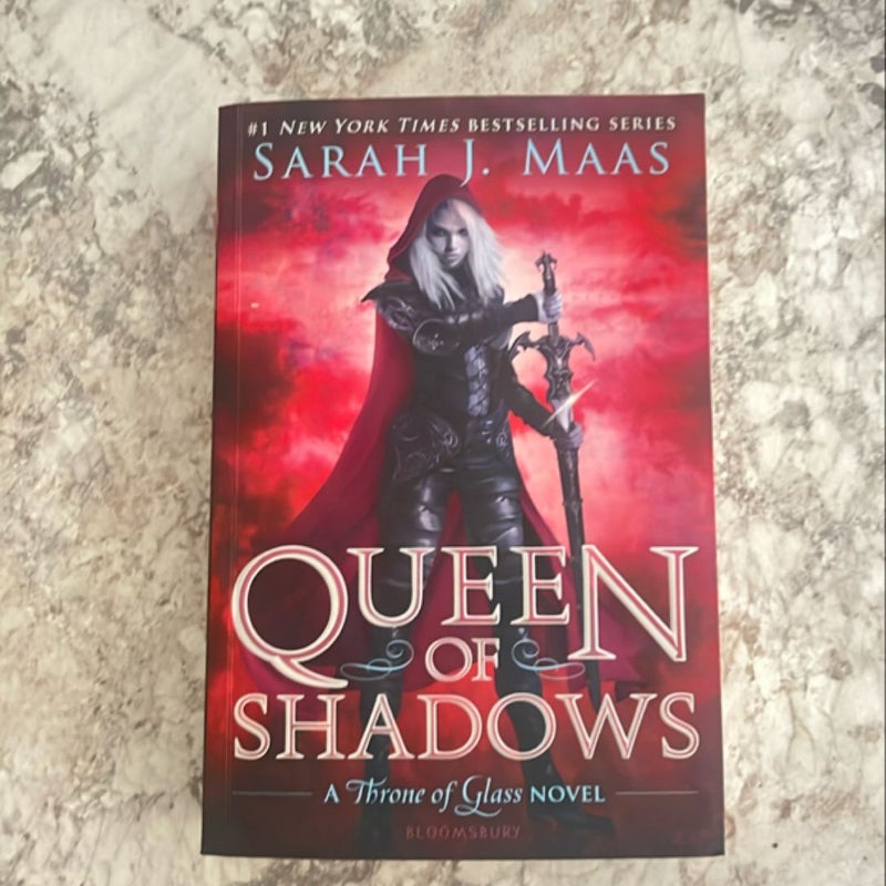 Queen of Shadows - OOP cover