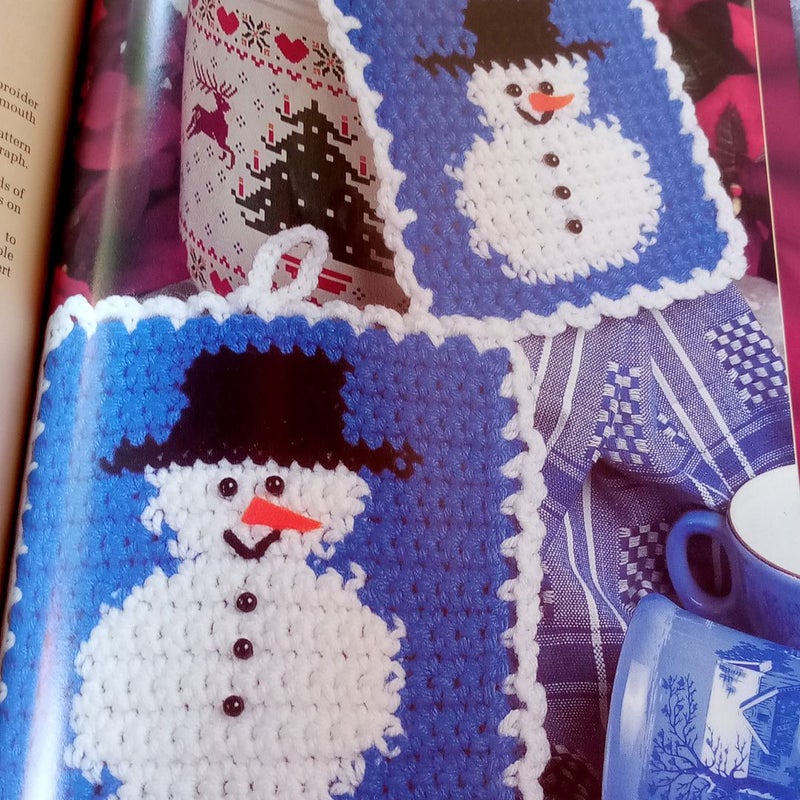 Annie's Favorite Christmas Projects Crochet Book