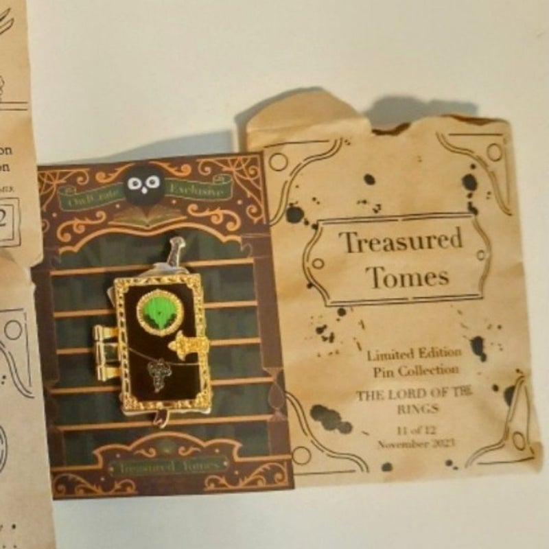 Lord of the rings owlcrate exclusive treasure tome pin 