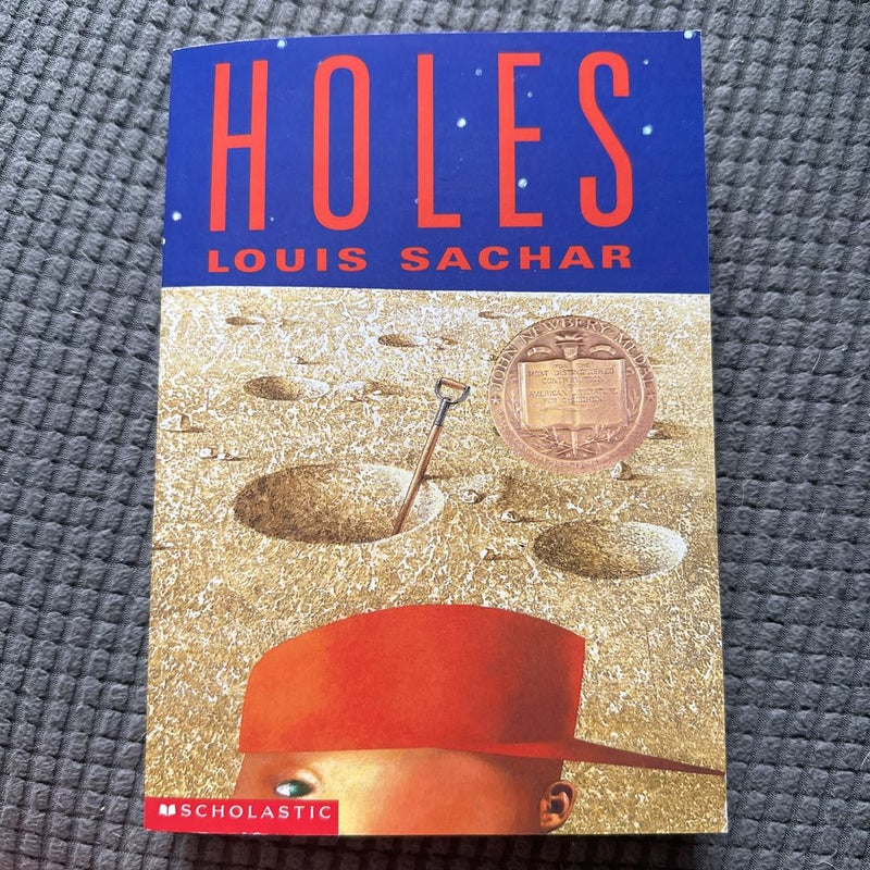 HOLES NOVEL by Louis Sachar (paperback) – Capital Books and Wellness