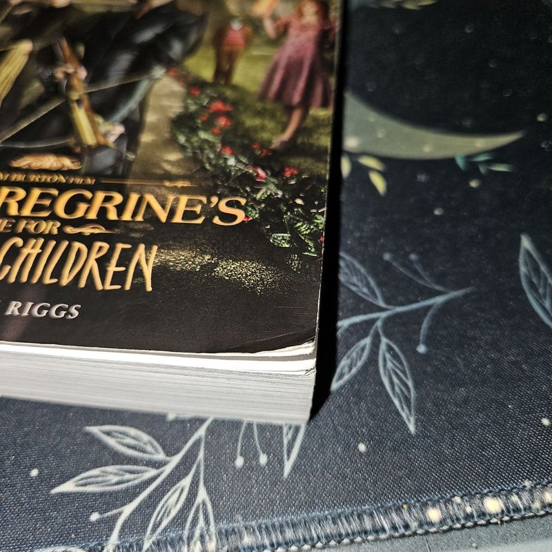 Miss Peregrine's Home for Peculiar Children (Movie Tie-In Edition)