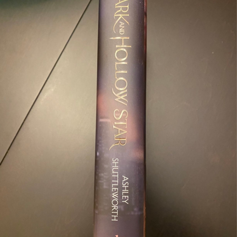 A dark and hollow star illumicrate exclusive edition 