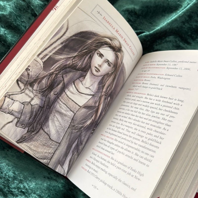 The Twilight Saga: the Official Illustrated Guide