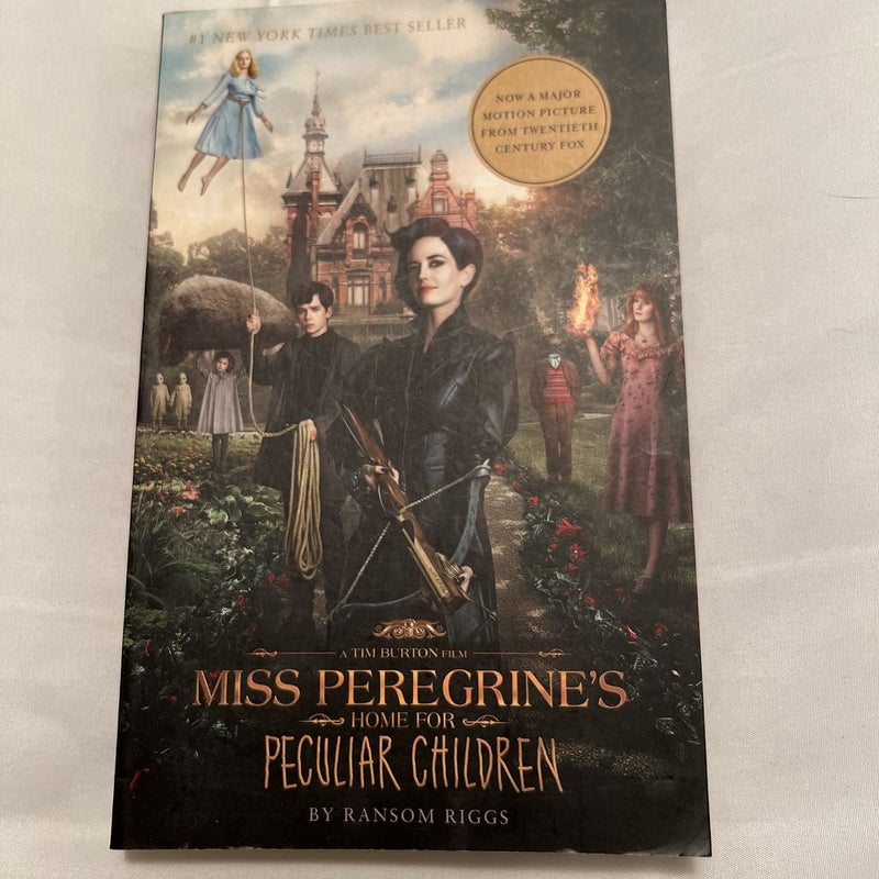 Miss Peregrine's Home for Peculiar Children (Movie Tie-In Edition)