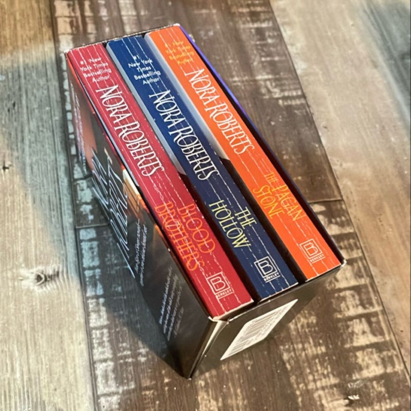 Nora Roberts Sign of Seven Trilogy Box Set