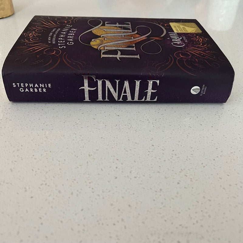 Finale : A Caraval Novel by Stephanie Garber - Barnes & Noble Hardcover Edition