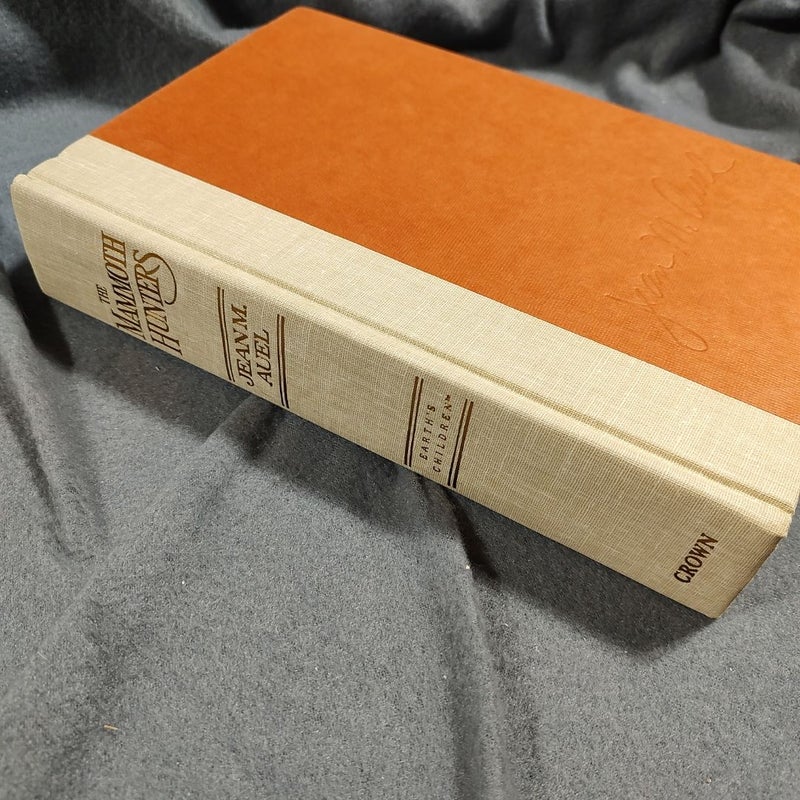 The Mammoth Hunters (1st ed. 1st print)