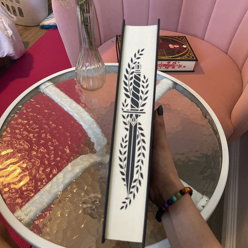 The Crown  of Gilded Bones *fairyLoot exclusive edition signed*