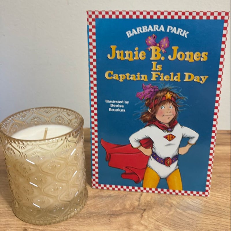 Junie B. Jones #16: Junie B. Jones Is Captain Field Day