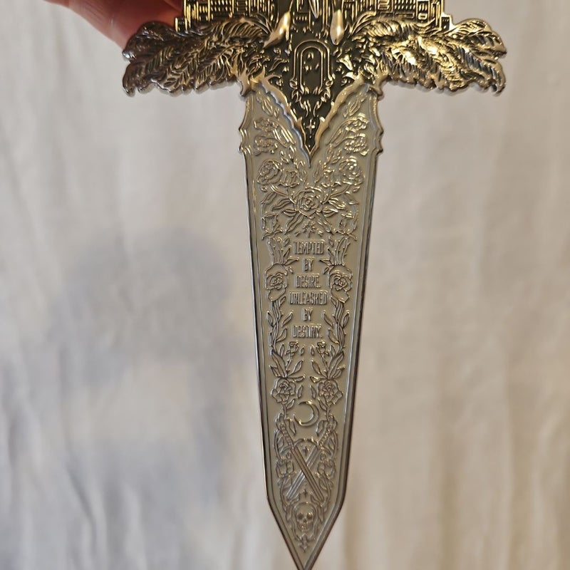 Crescent City Dagger