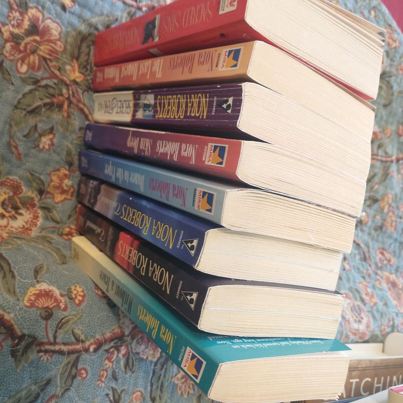 Bundle of 8 Nora Roberts Paperbacks 