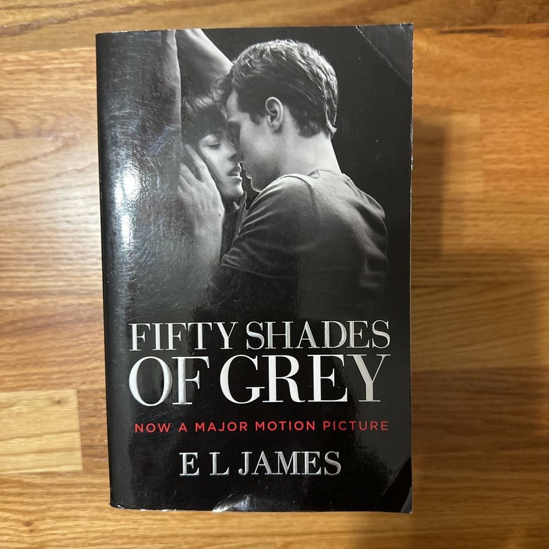 Fifty Shades of Grey (Movie Tie-In Edition)