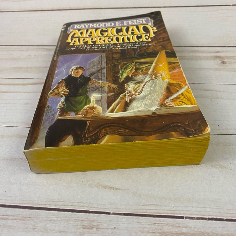Magician: Apprentice by Raymond E. Feist - 1986 Bantam Paperback Book