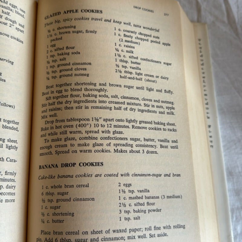 Farm Journal's Home Made Pies, Cookies & Bread
