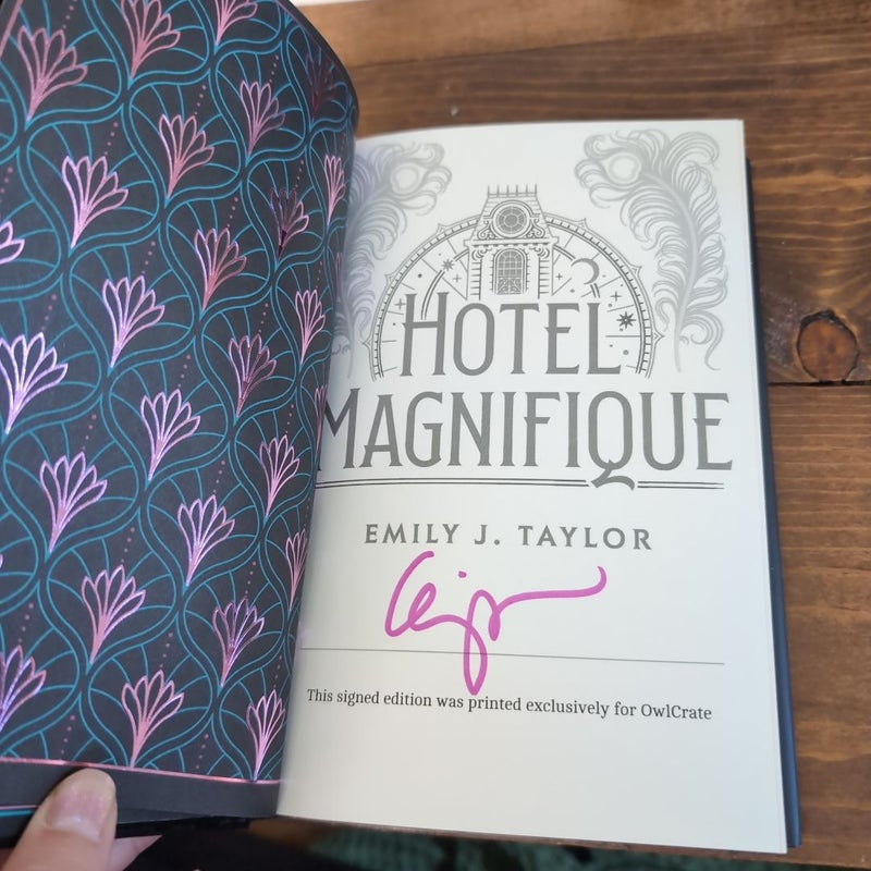 Owlcrate Hotel Magnifique