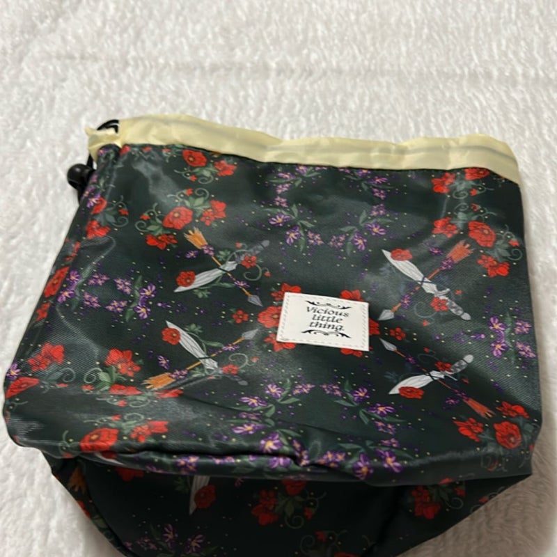 Powerless toiletry bag