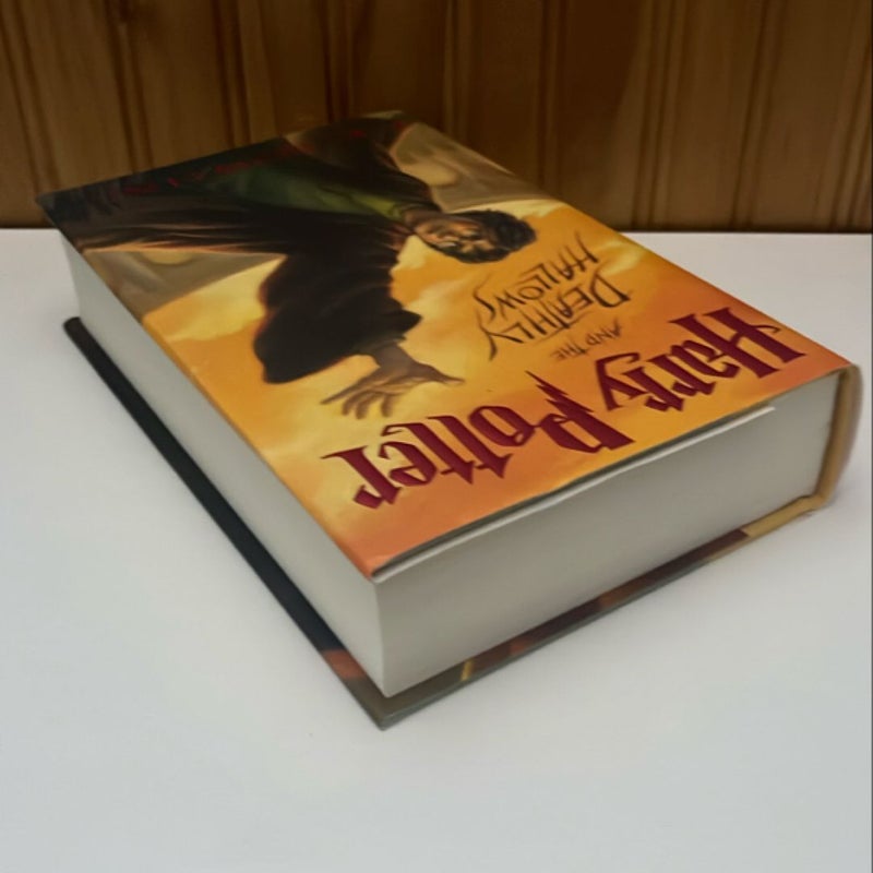 Harry Potter and the Deathly Hallows - FIRST EDITION