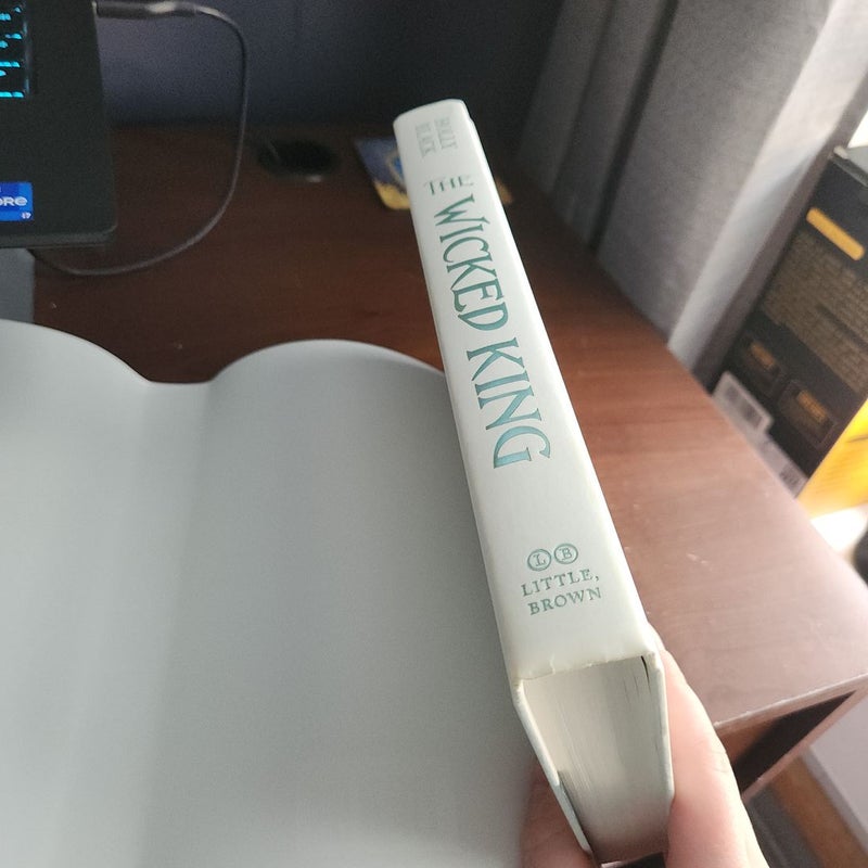 The Wicked King (Barnes & Noble Exclusive Edition)