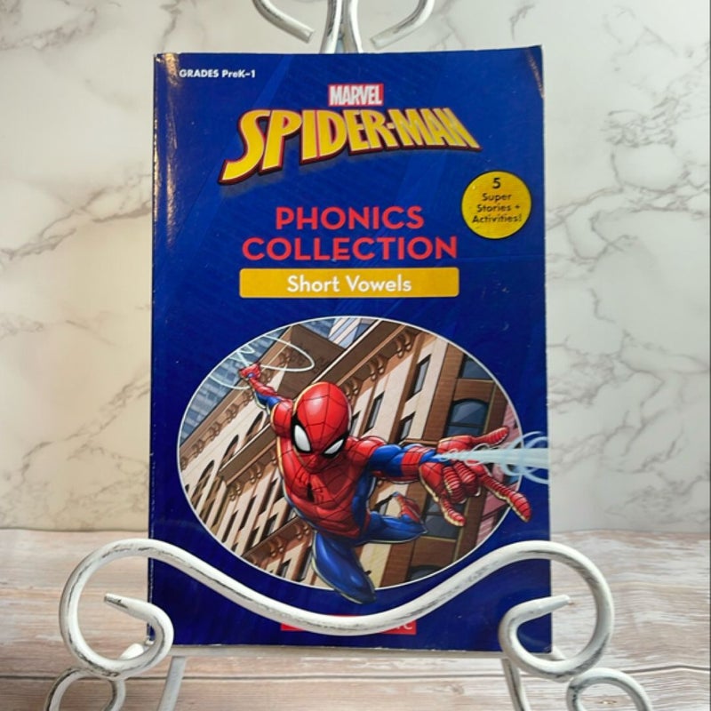 Spider-Man Amazing Phonics Collection: Short Vowels (Disney Learning Bind-Up)