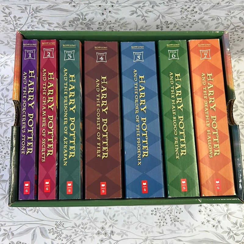 Harry Potter Series Box Set (Harry Potter, #1-7) by J.K. Rowling