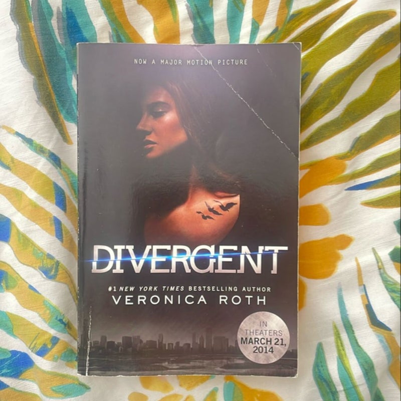 Divergent Movie Tie-In Edition