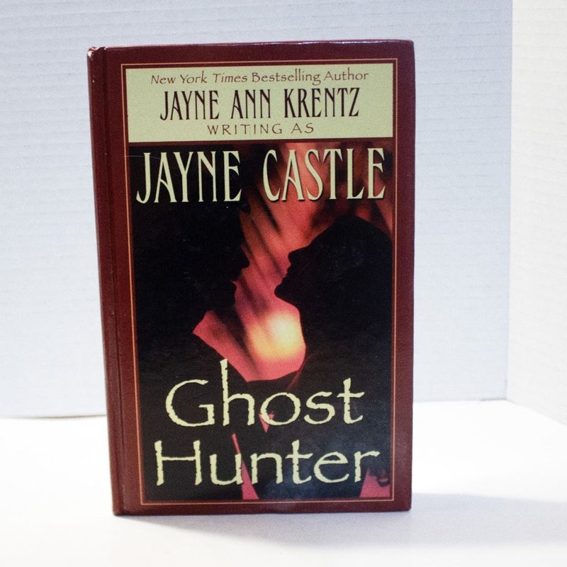 Ghost Hunter (LARGE PRINT EDITION)